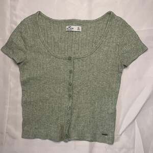 Hollister XS Green Ribbed Button-Front Short Sleeve Crop Top